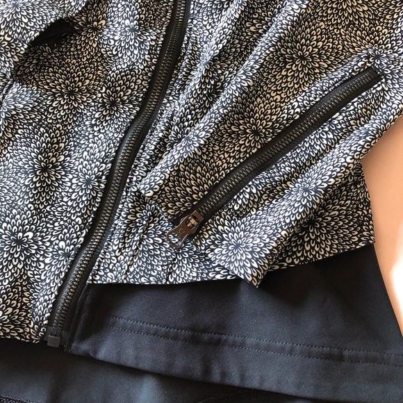 Lululemon Jacket with Removable Hood Size 4 - Picture 12 of 12